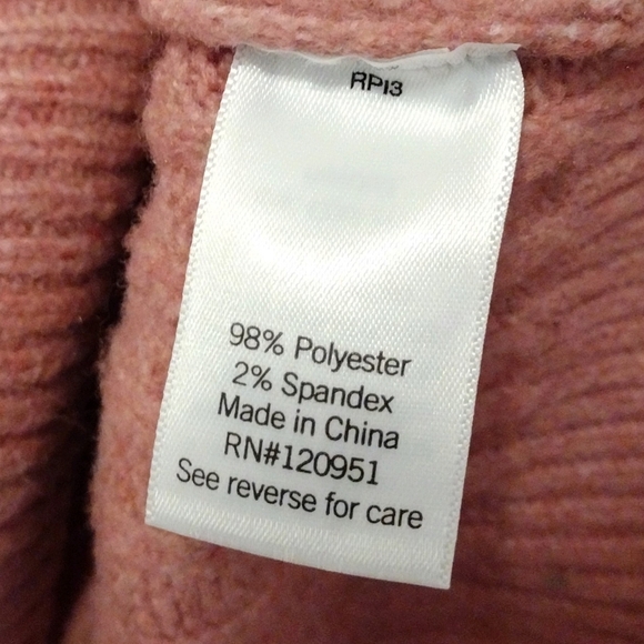 SO - Gigi Neck Pullover Sweater Ireland Pink - Picture 15 of 16